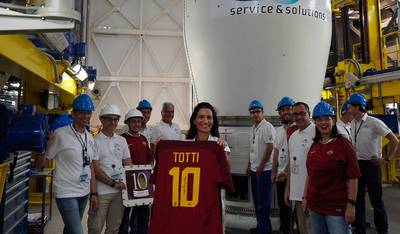 Totti's laatste shirt de ruimte ingestuurd