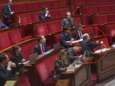 Eric Dupond-Moretti filmé en train de faire des bras d’honneur à l'Assemblée nationale