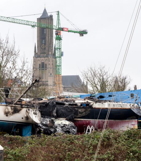Kijktip | Dit is wat er over is van de uitgebrande jachten in Arnhem