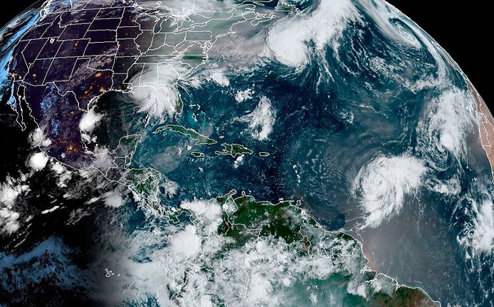 Meerdere orkanen boven de Atlantische Oceaan op 15 september 2020.