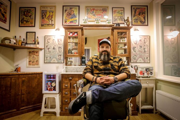 Bjorn Van Hijfte (38) opent een klassieke barbershop in de Aartshertofstraat.