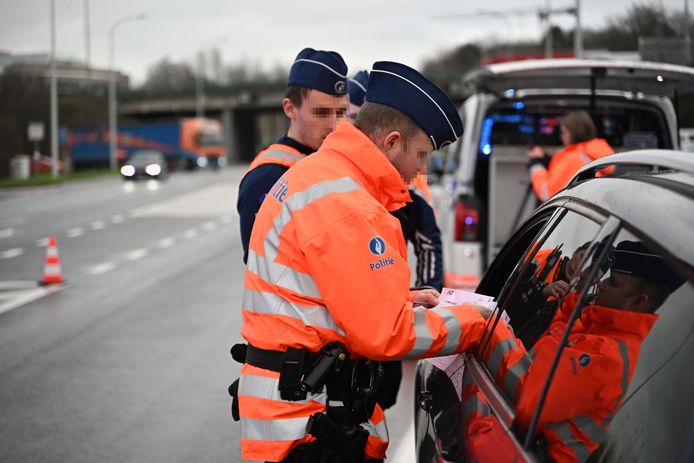 Er werd op veel verschillende plaatsen kort halt gehouden om zo een verrassingseffect te creëren.