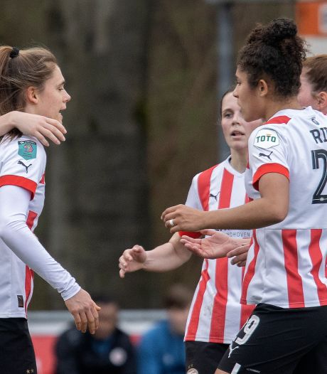 PSV Vrouwen dendert in beker door naar laatste vier
