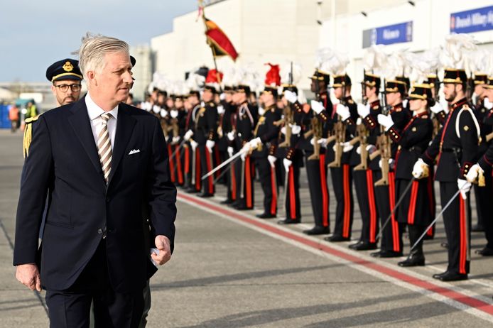 Koning Filip bij haar vertrek naar Zuid-Afrika.