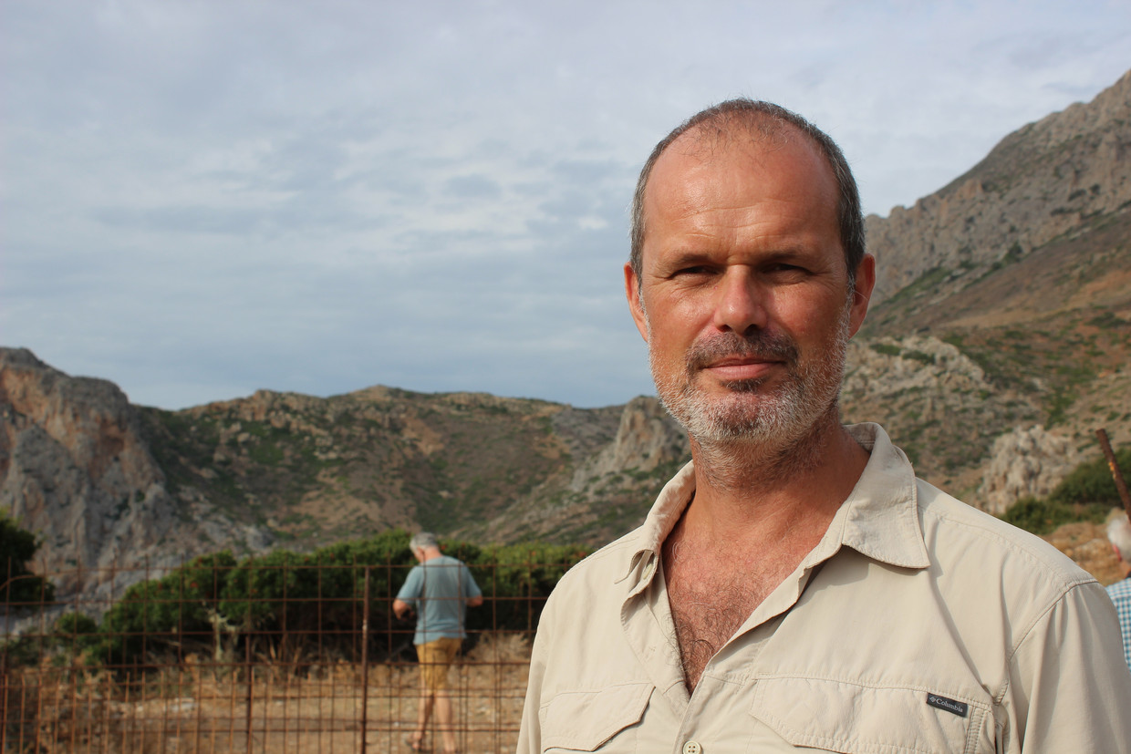 Ahli biologi Eric Megard.  gambar   