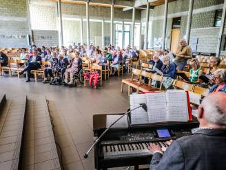 Koor&Stem wil iédereen doen zingen in Concertgebouw: “Het helpt mensen uit hun isolement”