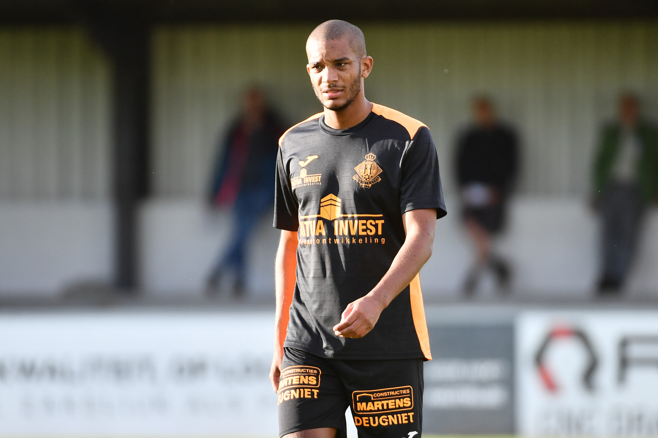 Fallou Fall en Hoogstraten plaatsen zich met sprekend gemak voor vierde