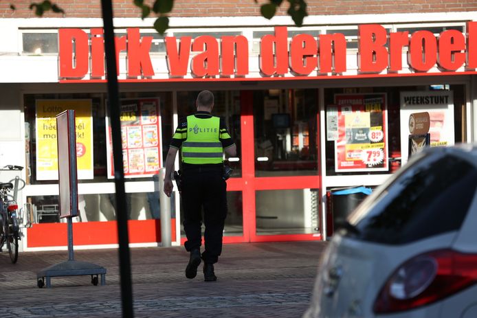 Gewapende Overval Op Supermarkt Dirk Van Den Broek In Oud