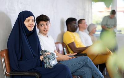 Frankrijk verbiedt moslimgewaad abaya op scholen