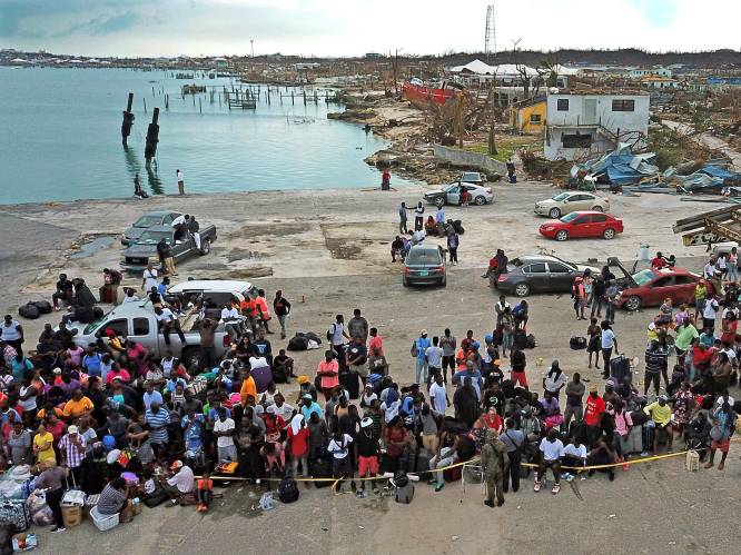 Duizenden mensen proberen door orkaan verwoeste Bahama’s te ontvluchten