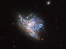 Ruimtetelescoop Hubble maakt haarscherpe foto van botsende sterrenstelsels