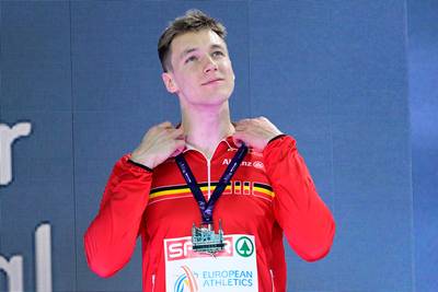 “Mijn eerste medaille op m’n dertigste, niet slecht hé”: Julien Watrin, trouw lid van de Belgian Tornados, geniet met volle teugen van eerste individuele zilver op EK indoor