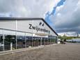 Er is een groot tekort aan automonteurs, merkt ook Autobedrijf Zwijnenberg in Wierden. Ze werken inmiddels met een wachtlijst om hun klanten in de garage te kunnen helpen.