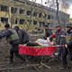 De Oekraïense fotograaf achter de World Press Photo van 2022: ‘Toen bleek dat haar baby dood was, smeekte ze om ook te mogen sterven’