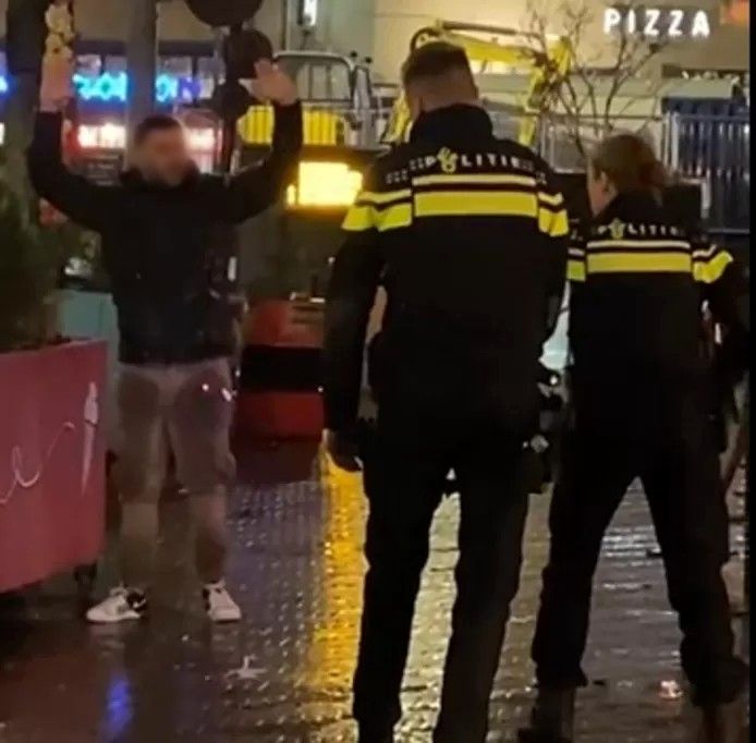 De man wordt getaserd op de Grote Markt.