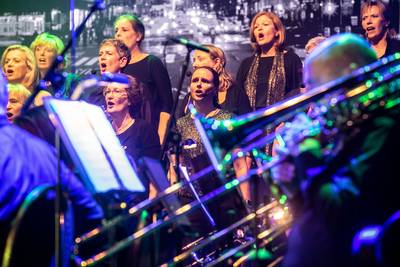 Je staat er uren voor in de rij, maar Bavel Izz Music is weer een spektakel