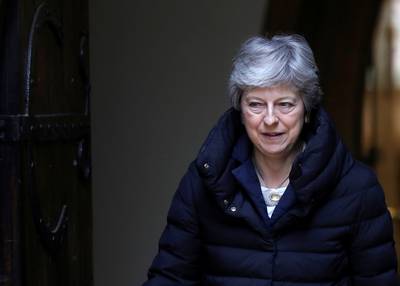 May doet in krant smeekbede aan Corbyn om brexitdeal te bereiken