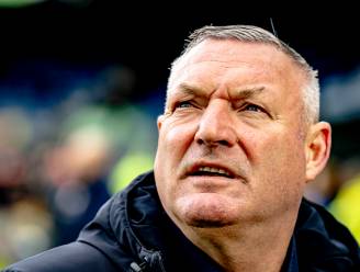 FC Utrecht-coach Jans gaat niet doneren aan Vitesse, maar gunt ze wel het beste: ‘Hopelijk blijft de club bestaan’