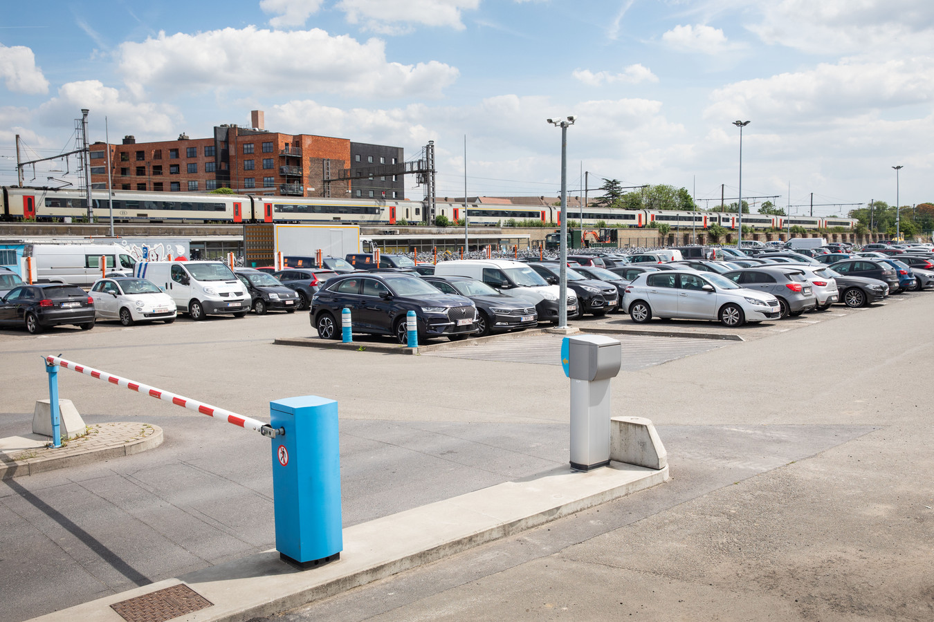 op-zoek-naar-een-betaalbare-parkeerplaats-in-gent-wij-wijzen-je-de-weg