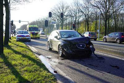 Vrouw gewond bij kop-staartbotsing in Rijen