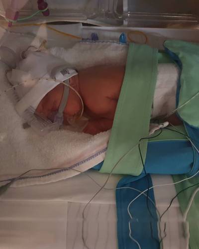 Jessica (23) bevalt van baby Herman in tandartspraktijk in Velp: ’Ik wist niet eens dat ik zwanger w