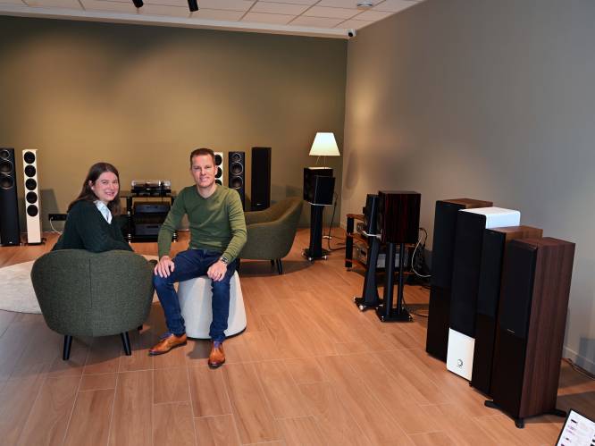 NET OPEN. Jolien (32) en Tom (49) preken de passie in Hifi-speciaalzaak Audio At Home: “Ja, elpees klinken  nog altijd beter”
