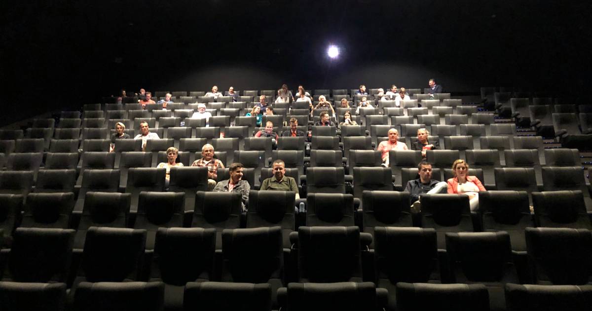 met opening van de bioscoop is het avondje uit terug in tilburg tilburg e o bd nl