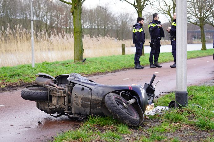 Ongeluk met scooter bij Tilburg.