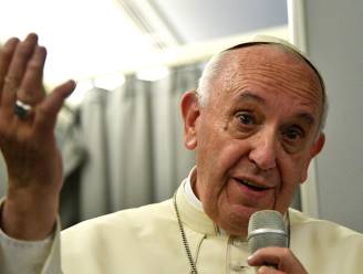 Paus verdedigt zijn aarzelende aanpak in het Royingya-conflict