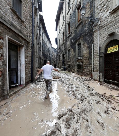Tenminste 9 doden en 4 vermisten in Italië na overstromingen door zware regenval