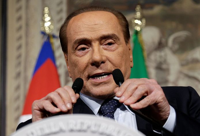 Silvio Berlusconi: ,,Ik ken deze mevrouw niet.”