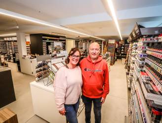 Favoriete winkel van Kamagurka en Herr Seele verhuist naar ruimer pand in de Ezelstraat: “De nabijheid van de nieuwe ondergrondse parking is een extra troef”