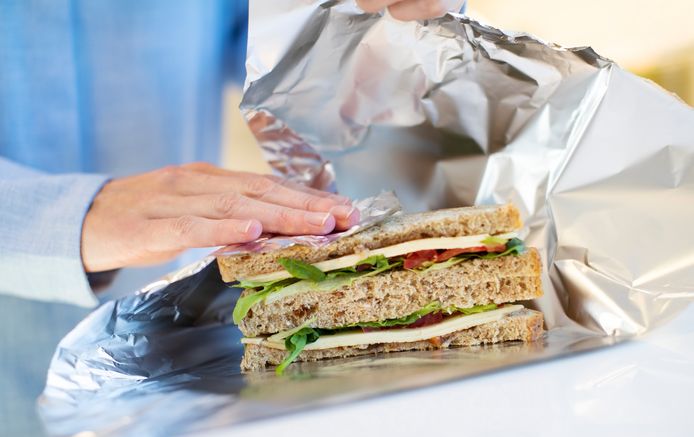Is het een goed idee om eten te verpakken in aluminiumfolie? Of is dat schadelijk voor onze gezondheid?