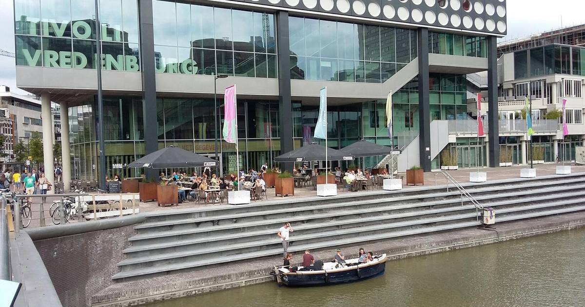 Er komen n&oacute;g meer trappen langs het water bij TivoliVredenburg