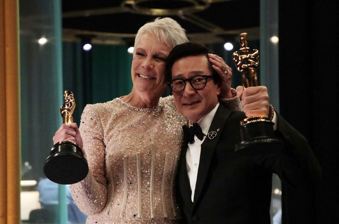 Jamie Lee Curtis et Ke Huy Quan.