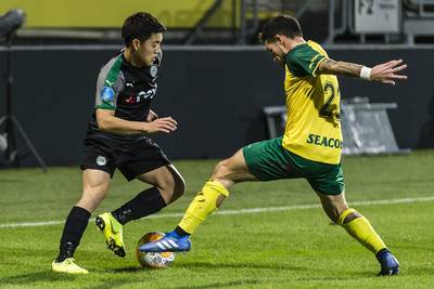 Buijs: Ongelooflijk dat spelers op dit veld met rubbers spelen