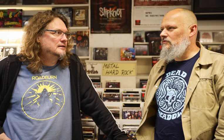 Auteurs Anton Dautzenberg en Vincent Loozen: 'De rol van België in de vroege Europese metalscene wordt onderschat. Bij jullie ging het er van meet af aan rauwer, wilder en avontuurlijker aan toe dan in Nederland.' Beeld Hub Dautzenberg
