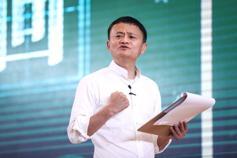 Oprichter van Alibaba Jack Ma houdt een toespraak tijdens de 'Ma Yun Rural Teachers and Headmasters Prize' op 7 januari 2020 in Sanya in de Chinese provincie Hainan. Beeld Getty Images