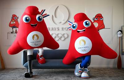 Dit zijn de ‘Phryges’: de Franse mascottes voor de Olympische Spelen van 2024. Wat zijn ze precies?