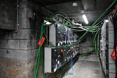 Netbeheerder past tussentijdse elektriciteitsfactuur bewoners Residentie Hungaria aan