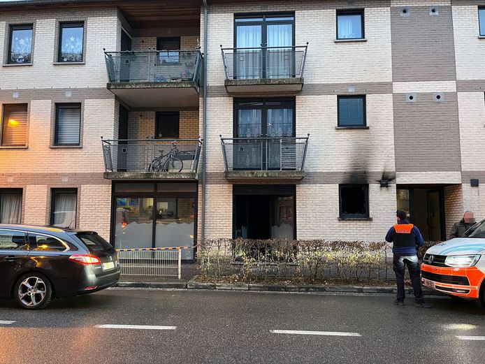 In Kortenberg stierf een man van 49 bij een brand in zijn appartement. Ook zijn vrouw en zoontje waren kritiek.