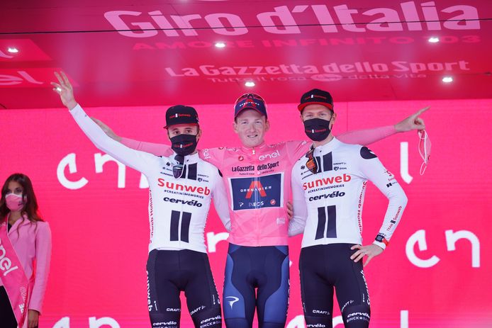 Het podium van de Giro, met v.l.n.r.: Hindley, Geoghegan Hart en Kelderman.