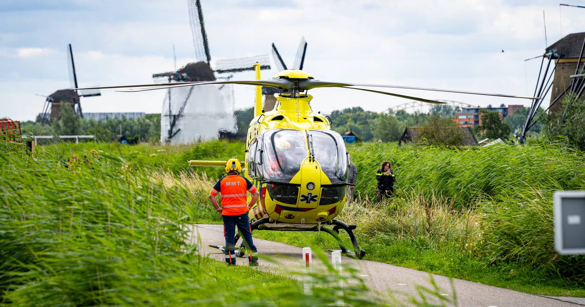 Persoon te water gereanimeerd bij Nederwaard in Kinderdijk