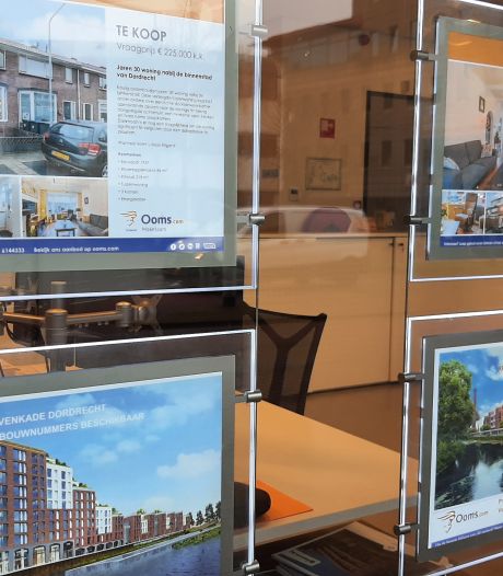 Woningprijzen in regio voor het eerst in jaren gedaald: ‘Niet gek als woningen weer paar weken te koop staan’