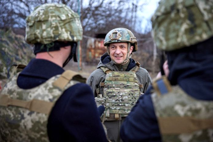 Le président ukrainien Volodymyr Zelensky sur le front séparatiste
