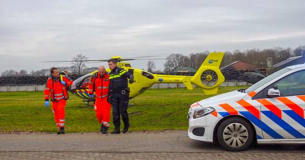 Persoon zwaargewond na bedrijfsongeval in Westerhoven: traumahelikopter ter plekke - Eindhovens Dagb