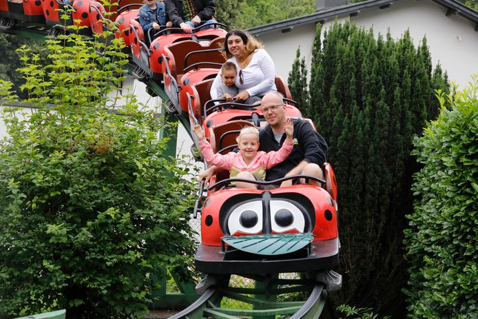 Ondanks de 'corona-afstand' dikke pret in deze lieveheersbeestjes in Tivoli.