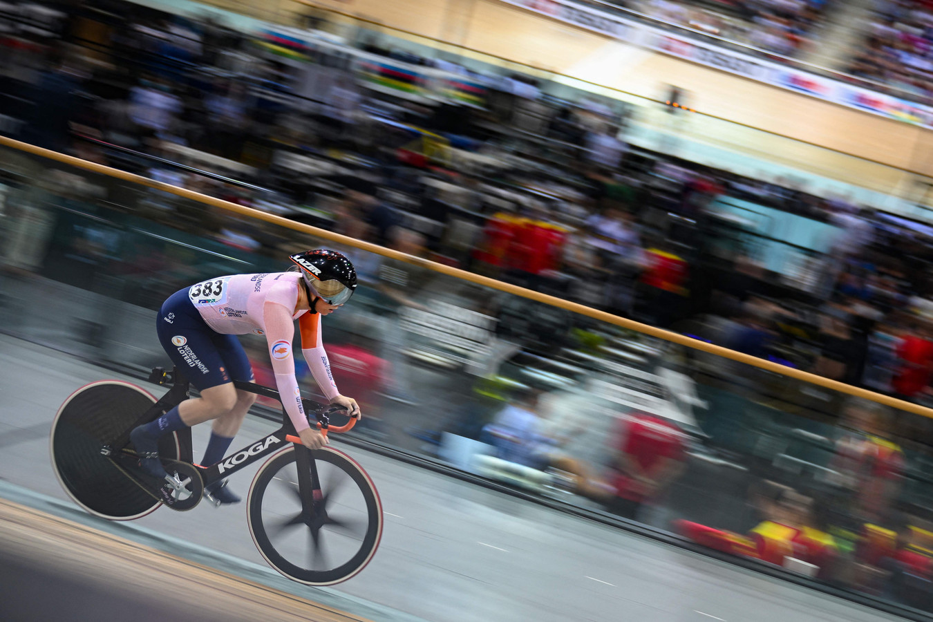 Shanne Braspennincx en Steffie van der Peet samen in finale keirin