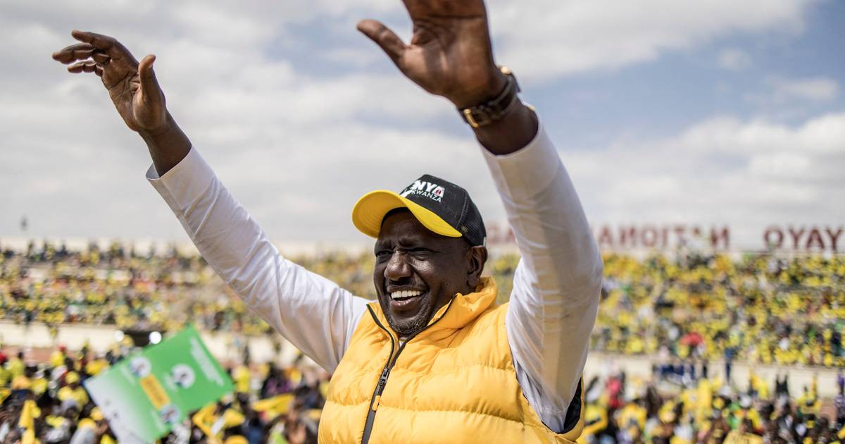 Уильям Руто (с небольшим отрывом) побеждает на президентских выборах в Кении, набрав 50,49 процента голосов, раскол велик |  За рубежом