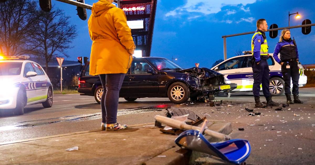 Flinke schade na ongeval in Apeldoorn.